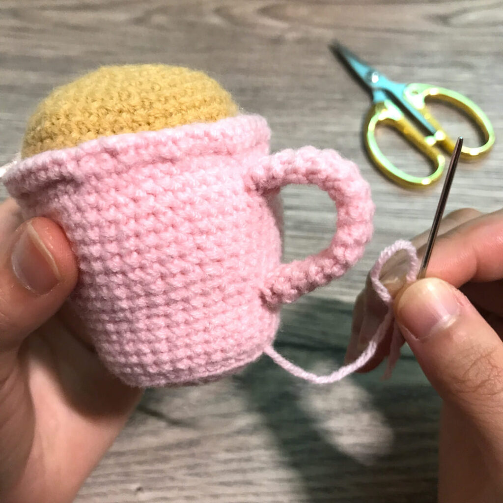 棉花糖奶茶針插 針包 針插包 crochet cotton candy milk tea.011